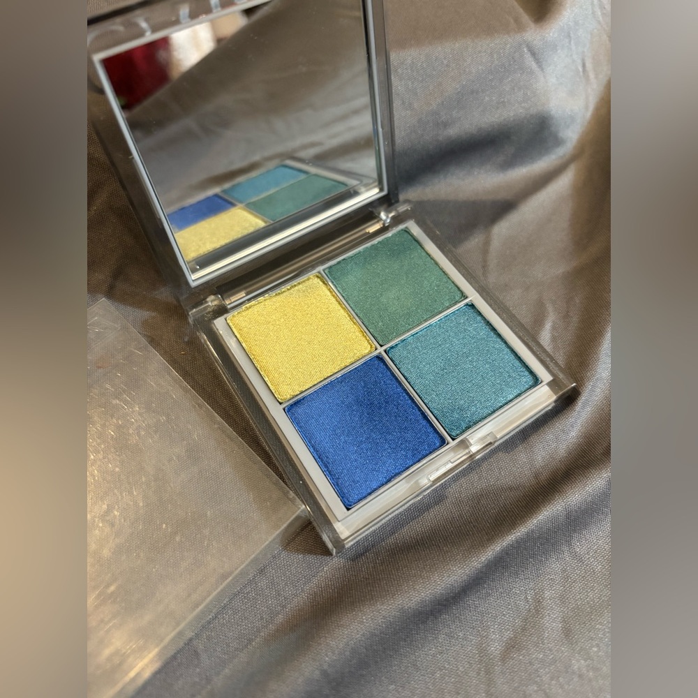 Cargo Eyeshadow Palette Tahiti set of 4 eye shadows green blue discontinued